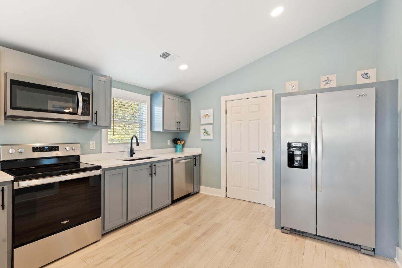 222 W Ashley - Sea Breeze - Minutes To The Ocean And Downtown Folly Beach Exterior photo